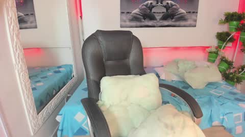 Snapshot of rosi_cooper chatting on 02/05/25, 04:58 rosi_cooper online show from 02/05/25, 04:58