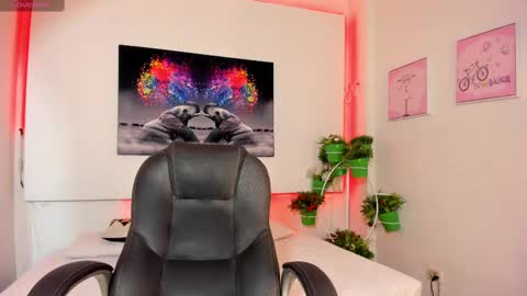 Snapshot of rosi_cooper chatting on 02/18/25, 10:38 rosi_cooper online show from 02/18/25, 10:38