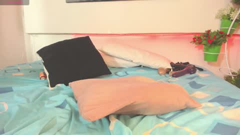 Snapshot of rosi_cooper chatting on 02/19/25, 04:55 rosi_cooper online show from 02/19/25, 04:55