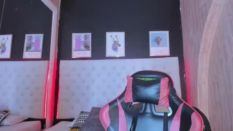 Snapshot of rosi_cooper chatting on 10/02/25, 10:55 rosi_cooper online show from 10/02/25, 10:55