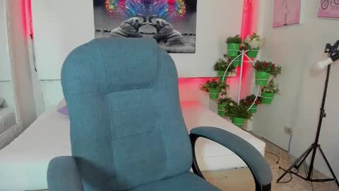 Snapshot of rosi_cooper chatting on 10/17/25, 11:13 rosi_cooper online show from 10/17/25, 11:13