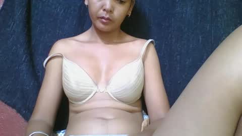 rosia685234 online show from 02/04/26, 08:42