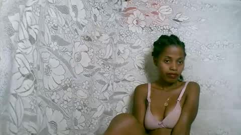 rosia online show from 11/17/25, 02:45