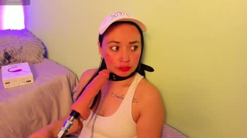 Snapshot of rosie_jhons chatting on 02/13/25, 04:00 rosie_jhons online show from 02/13/25, 04:00