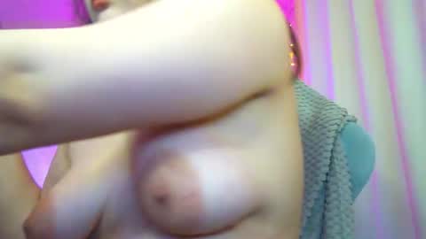 Snapshot of rosienana chatting on 07/13/26, 06:22 RosieNana online show from 07/13/26, 06:22