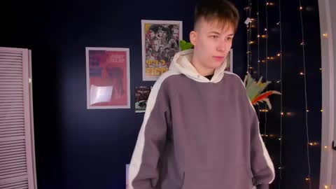 Snapshot of ross_miaa chatting on 11/19/25, 11:10 Mia online show from 11/19/25, 11:10