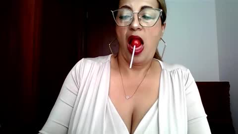Snapshot of rossanalionheart chatting on 05/14/26, 12:56 Rossana online show from 05/14/26, 12:56