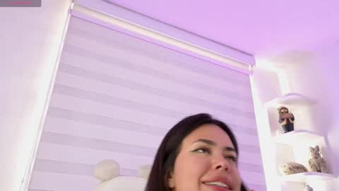 Snapshot of rosse_amyy chatting on 05/22/26, 06:35 online show from 05/22/26, 06:35