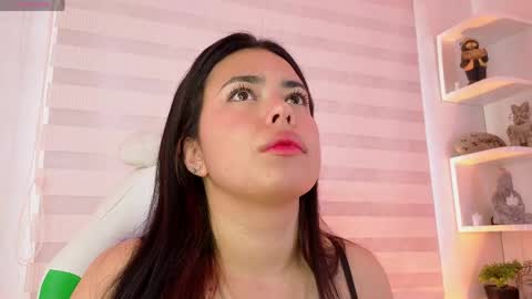 Snapshot of rosse_amyy chatting on 05/29/26, 12:14 online show from 05/29/26, 12:14