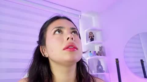 Snapshot of rosse_amyy chatting on 07/15/26, 07:08 online show from 07/15/26, 07:08