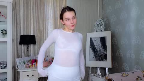 Emy online show from 02/03/26, 08:19