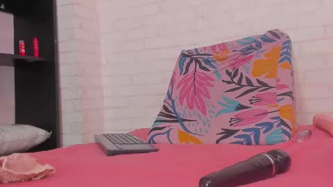 rosse_thompson11 online show from 01/20/25, 11:43