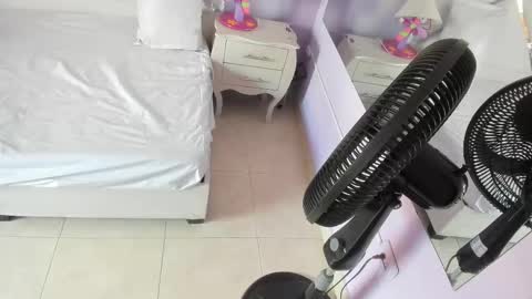 Snapshot of rossluu chatting on 03/22/26, 07:50 rossluu online show from 03/22/26, 07:50