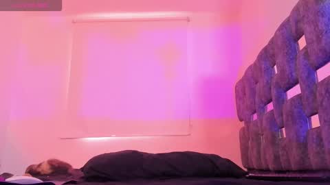 Im Ross   online show from 11/28/25, 02:42