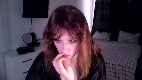 rosy_petal online show from 06/06/26, 09:14