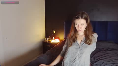 Snapshot of roter_rita chatting on 10/27/25, 01:48 roter_rita online show from 10/27/25, 01:48