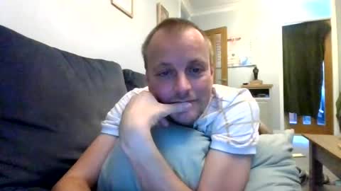 Snapshot of rotunda1874 chatting on 06/20/26, 04:43 rotunda1874 online show from 06/20/26, 04:43