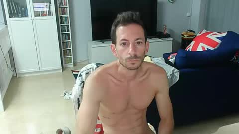 Snapshot of roubarixx chatting on 07/17/26, 07:15 roubarixx online show from 07/17/26, 07:15