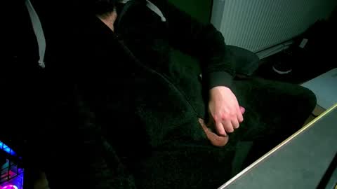 Luke online show from 02/21/25, 07:23