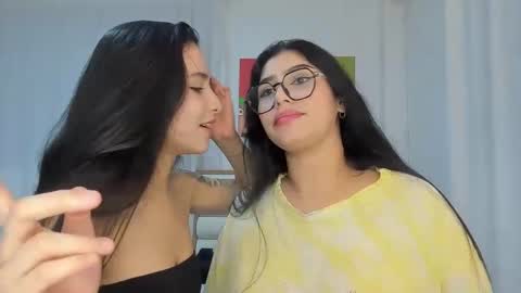 Snapshot of rous_and_sweet chatting on 10/04/25, 04:21 Rous and Sweet online show from 10/04/25, 04:21