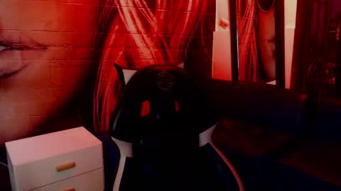 rouse darkk online show from 04/19/26, 06:10