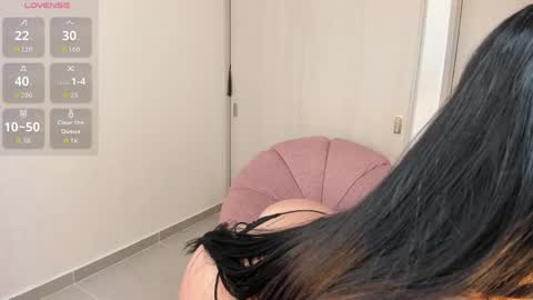 Snapshot of rouse_hallberg_ chatting on 05/22/26, 07:41 DREAM online show from 05/22/26, 07:41