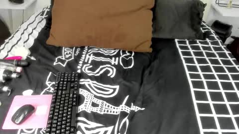 Snapshot of rouse_sexy_hotxx77 chatting on 11/29/25, 01:08 rouse_sexy_hotxx77 online show from 11/29/25, 01:08