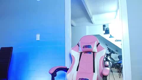 Snapshot of rousebonnett chatting on 02/09/25, 08:24 ROUSE  online show from 02/09/25, 08:24