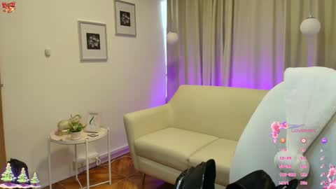 Rousee online show from 12/05/25, 12:03