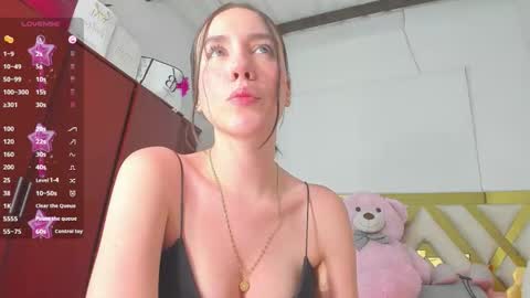 Snapshot of rousee_yarelds chatting on 10/14/25, 03:07 rousee_yarelds online show from 10/14/25, 03:07