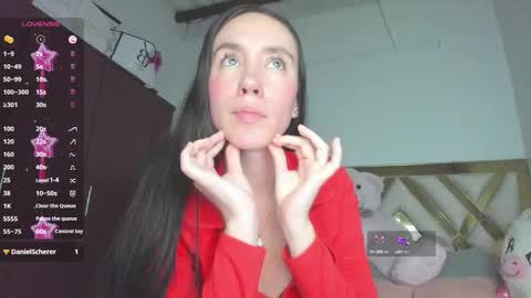 Snapshot of rousee_yarelds chatting on 10/17/25, 06:05 rousee_yarelds online show from 10/17/25, 06:05