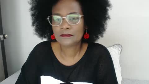 luxa online show from 02/17/25, 01:42