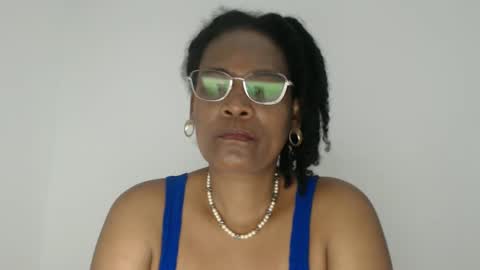 luxa online show from 10/15/25, 04:18