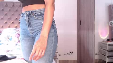 Rouss marie henao  online show from 03/07/26, 01:08