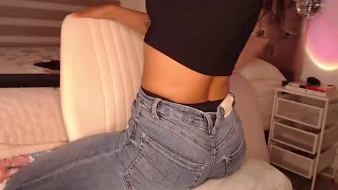 Rouss marie henao  online show from 03/10/26, 03:44