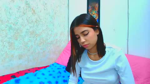 rousse_violet online show from 03/10/25, 11:38