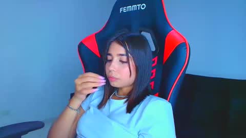 rousse_violet online show from 09/13/25, 10:20