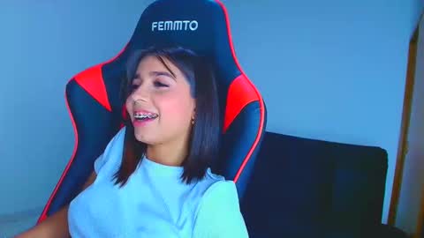 rousse_violet online show from 09/26/25, 10:47