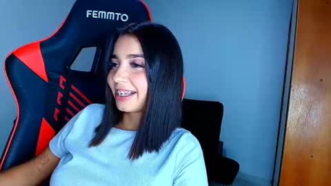 rousse_violet online show from 03/21/26, 12:04