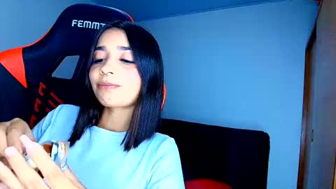 Snapshot of rousse_violet chatting on 06/17/26, 01:30 rousse_violet online show from 06/17/26, 01:30