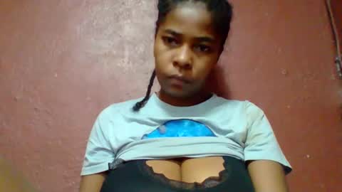 rovaelyah online show from 04/21/26, 02:37