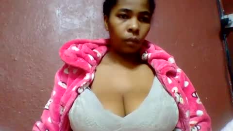 Snapshot of rovaelyah chatting on 06/12/26, 02:10 rovaelyah online show from 06/12/26, 02:10