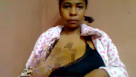 Snapshot of rovaelyah chatting on 07/14/26, 01:30 rovaelyah online show from 07/14/26, 01:30