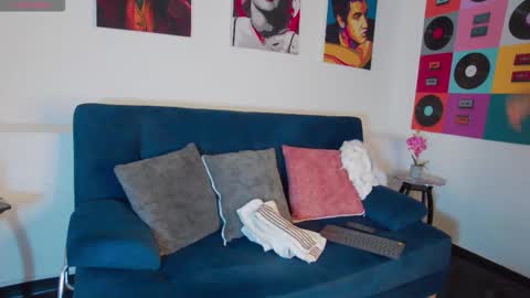 Rowan online show from 10/15/25, 12:27