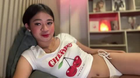 Snapshot of roweena_rodrigo69x chatting on 06/16/26, 03:47 roweena online show from 06/16/26, 03:47