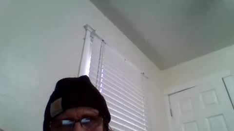 Snapshot of rowley2018 chatting on 11/15/25, 07:54 rowley2018 online show from 11/15/25, 07:54