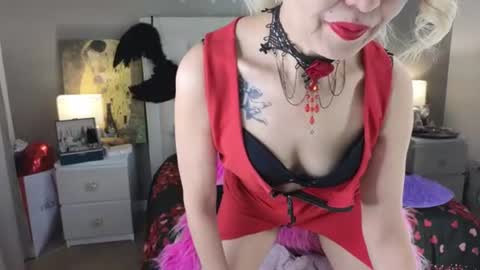 Snapshot of roxalanastar chatting on 06/18/26, 08:36 Roxalana online show from 06/18/26, 08:36