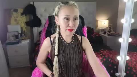 Snapshot of roxalanastar chatting on 07/20/26, 09:06 Roxalana online show from 07/20/26, 09:06