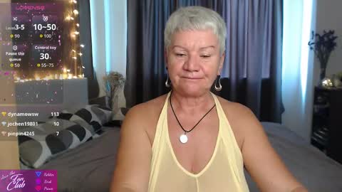 Snapshot of roxana_brooks chatting on 05/13/26, 01:25 Roxana online show from 05/13/26, 01:25