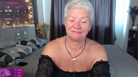 Snapshot of roxana_brooks chatting on 05/23/26, 01:44 Roxana online show from 05/23/26, 01:44